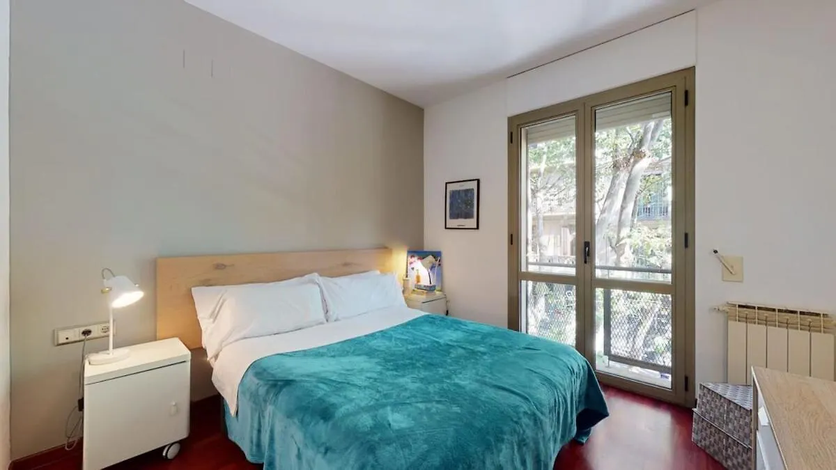 Apartment Modern And Bright Three-Bedroom In Eixample Barcelona