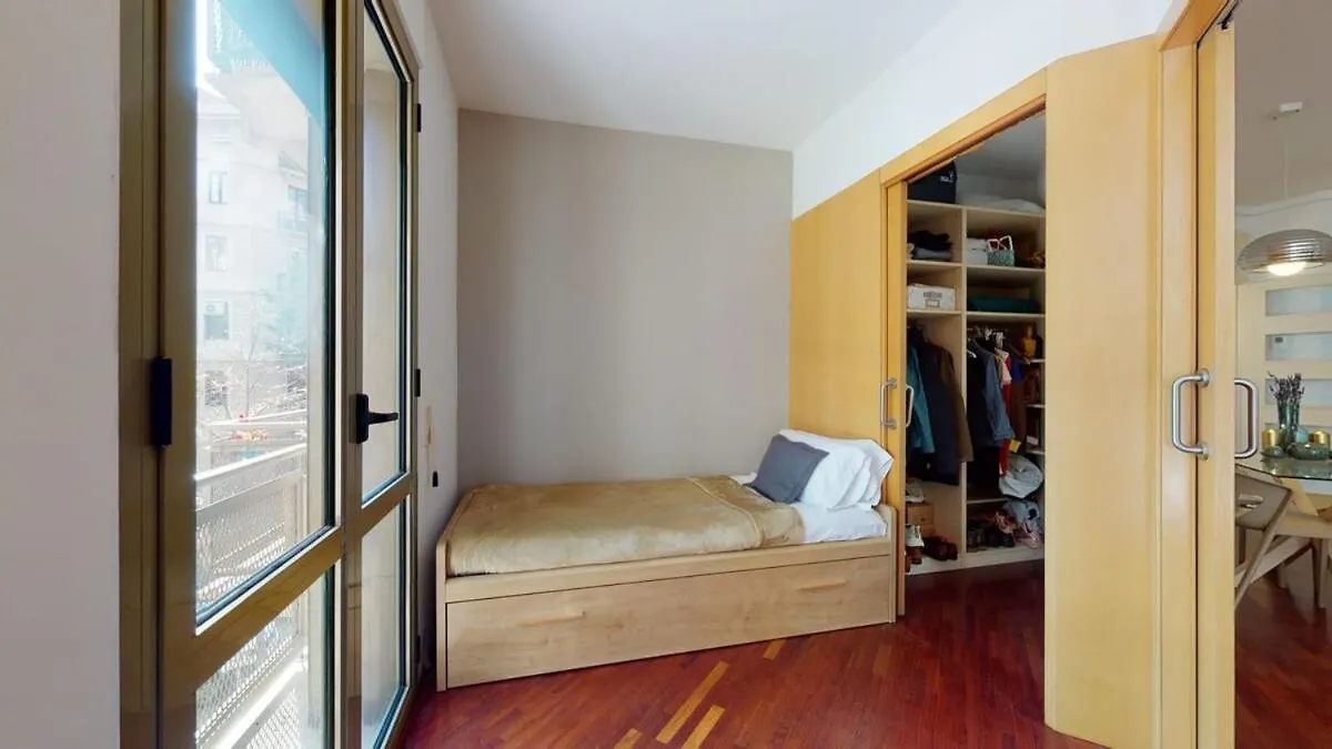 Modern And Bright Three-Bedroom In Eixample Barcelona 0*,