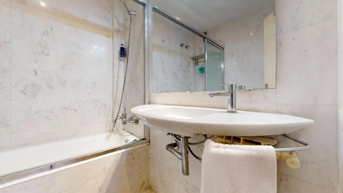 Appartement Modern And Bright Three-Bedroom In Eixample Barcelone